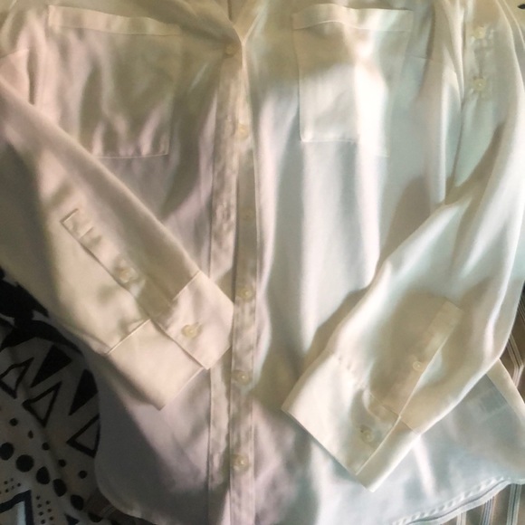 Express button down city blouse - Picture 2 of 4